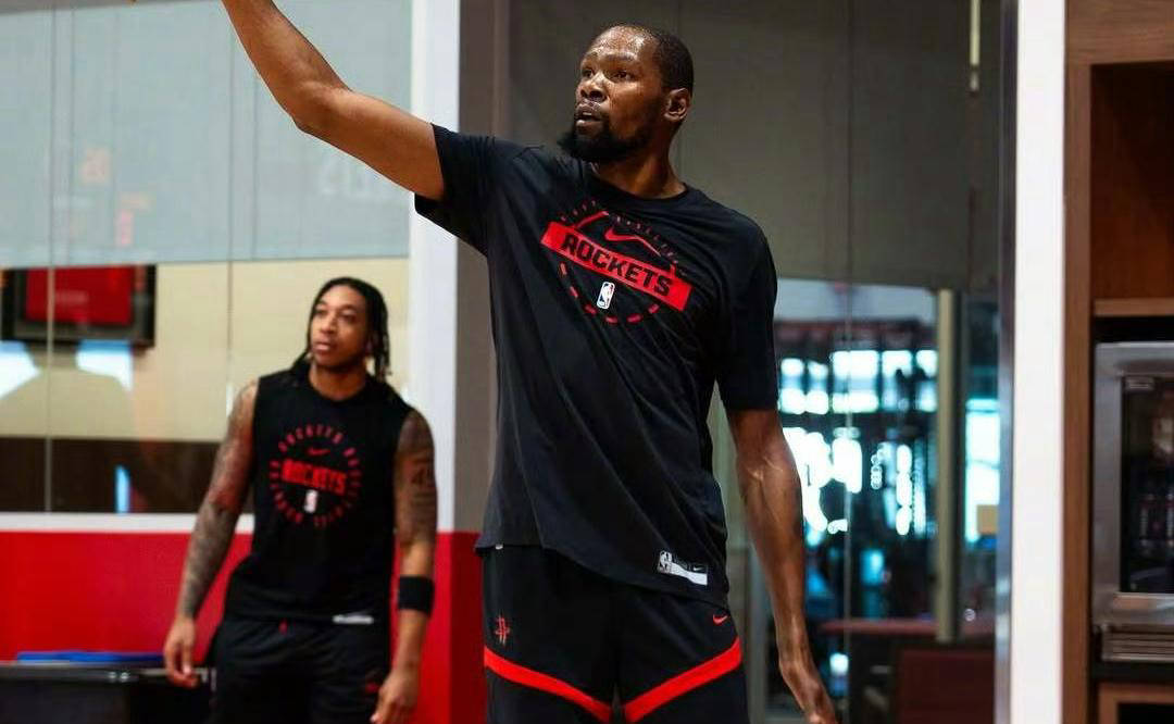 包含全明星赛国际比赛日再迎强敌，华盛顿奇才复出首秀，主帅态度：媒体盛赞，阵容厚度经受考验的词条