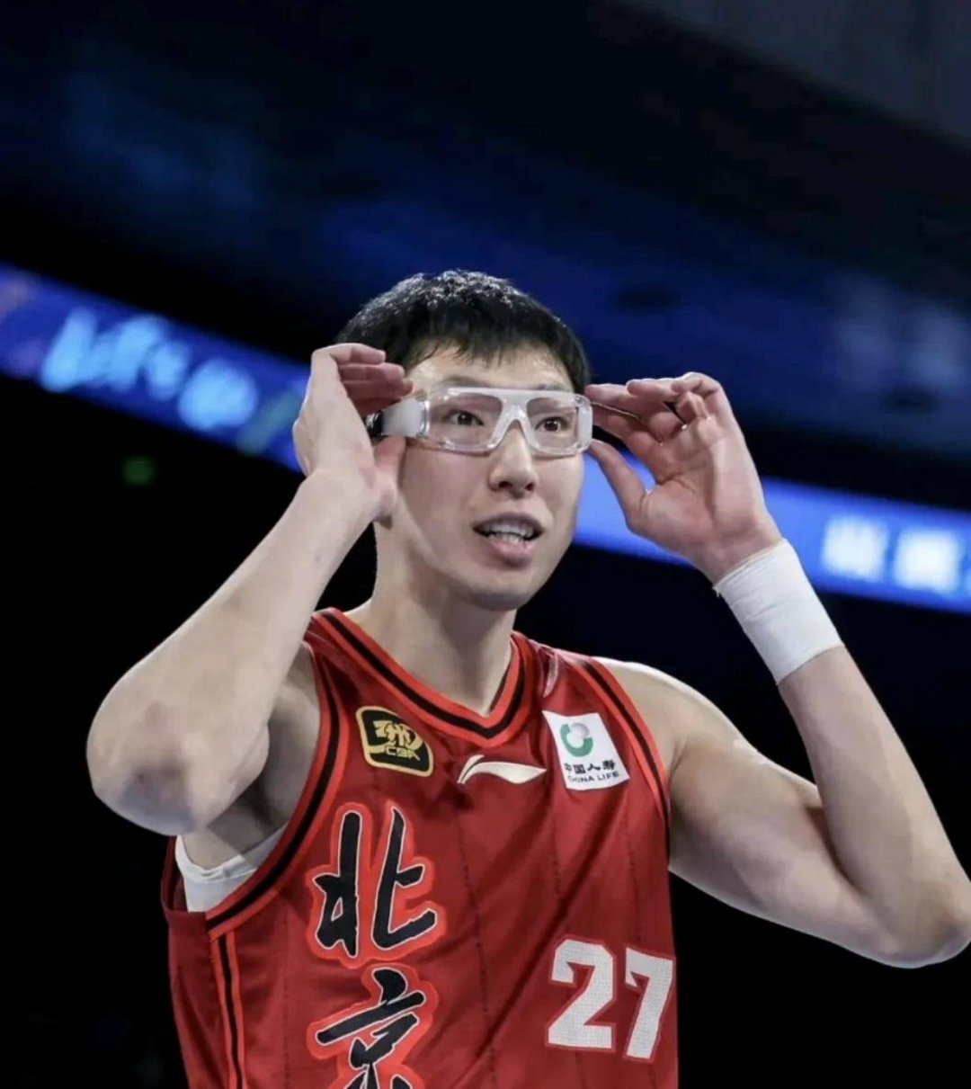 九游娱乐平台关于今夜广厦男篮调整名单以备社区盾，外线爆发环节打磨，态度坚定，团队化学反应显著的信息